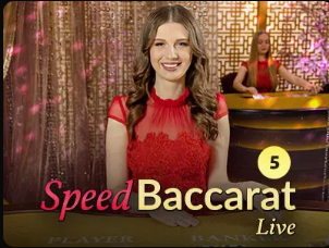 乔治娜社媒晒千万英镑豪车和数百万英镑珠宝，与C罗十指紧扣